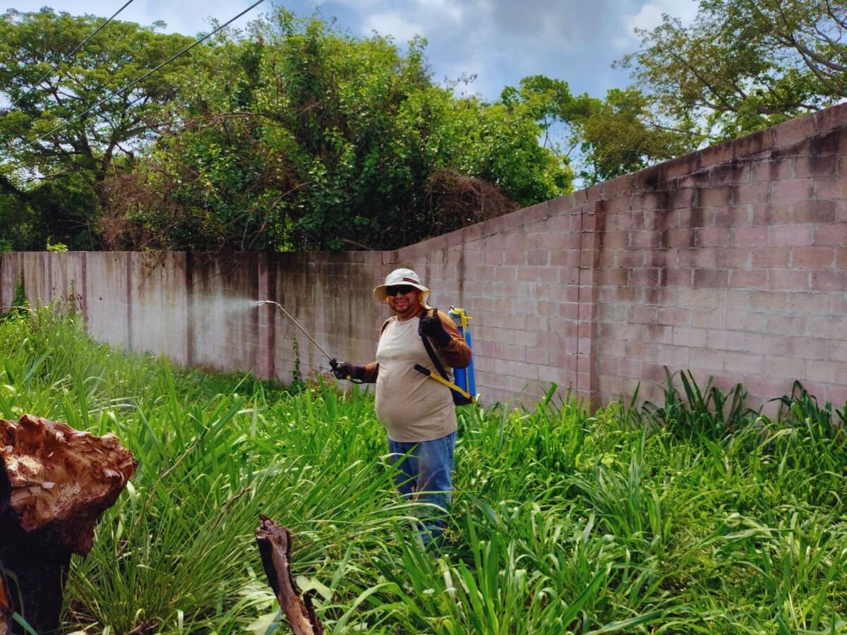 Imagen misionero trabajando